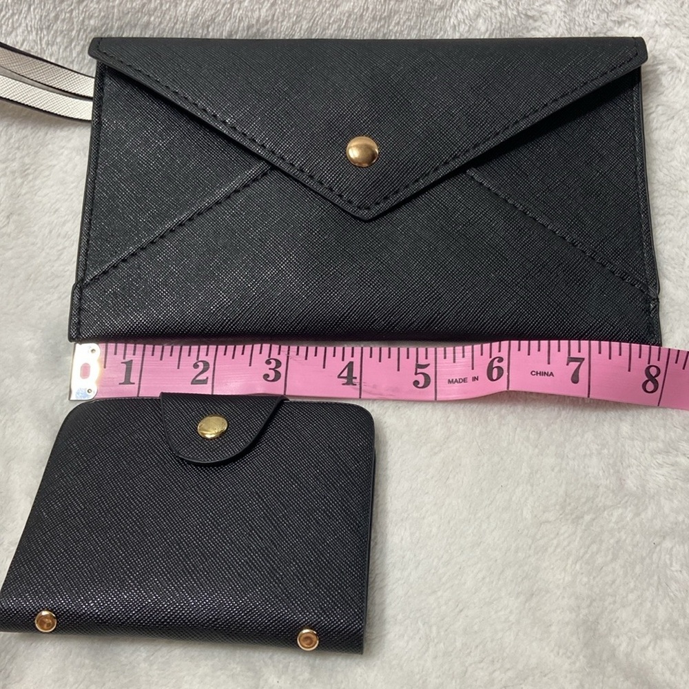 Black clutch and wristlet with card holder - Picture 14 of 15